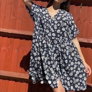 Monki Teodora daisy floral print oversized